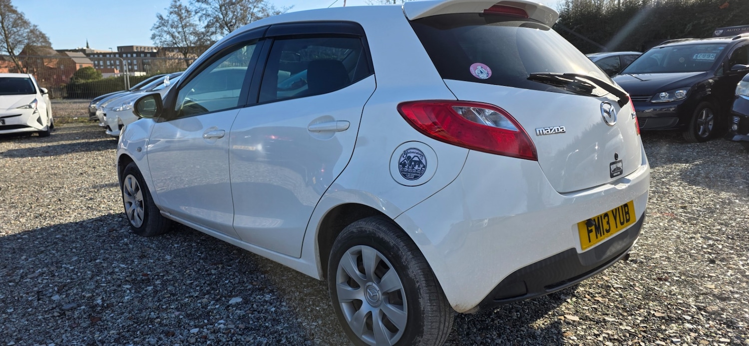 Used Mazda Mazda2 2013 for sale - 77562940: Photo 5
