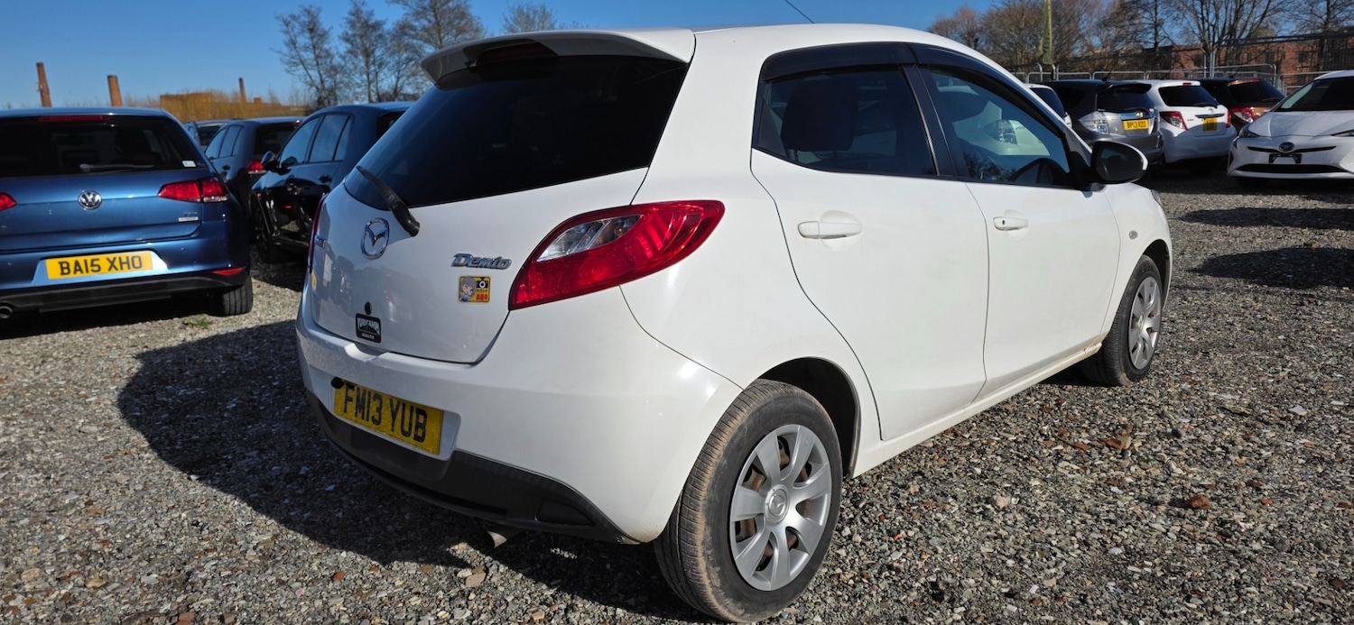 Used Mazda Mazda2 2013 for sale - 77562940: Photo 7