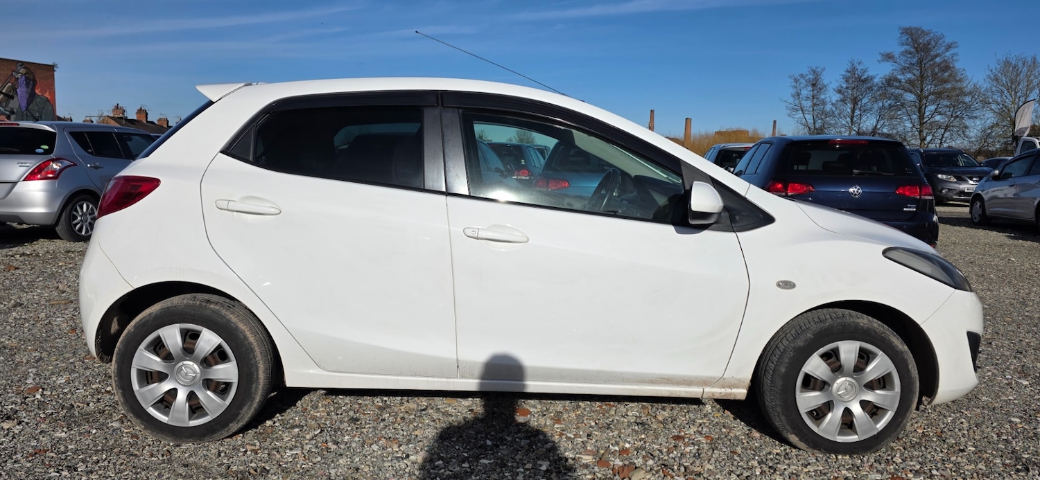 Used Mazda Mazda2 2013 for sale - 77562940: Photo 8