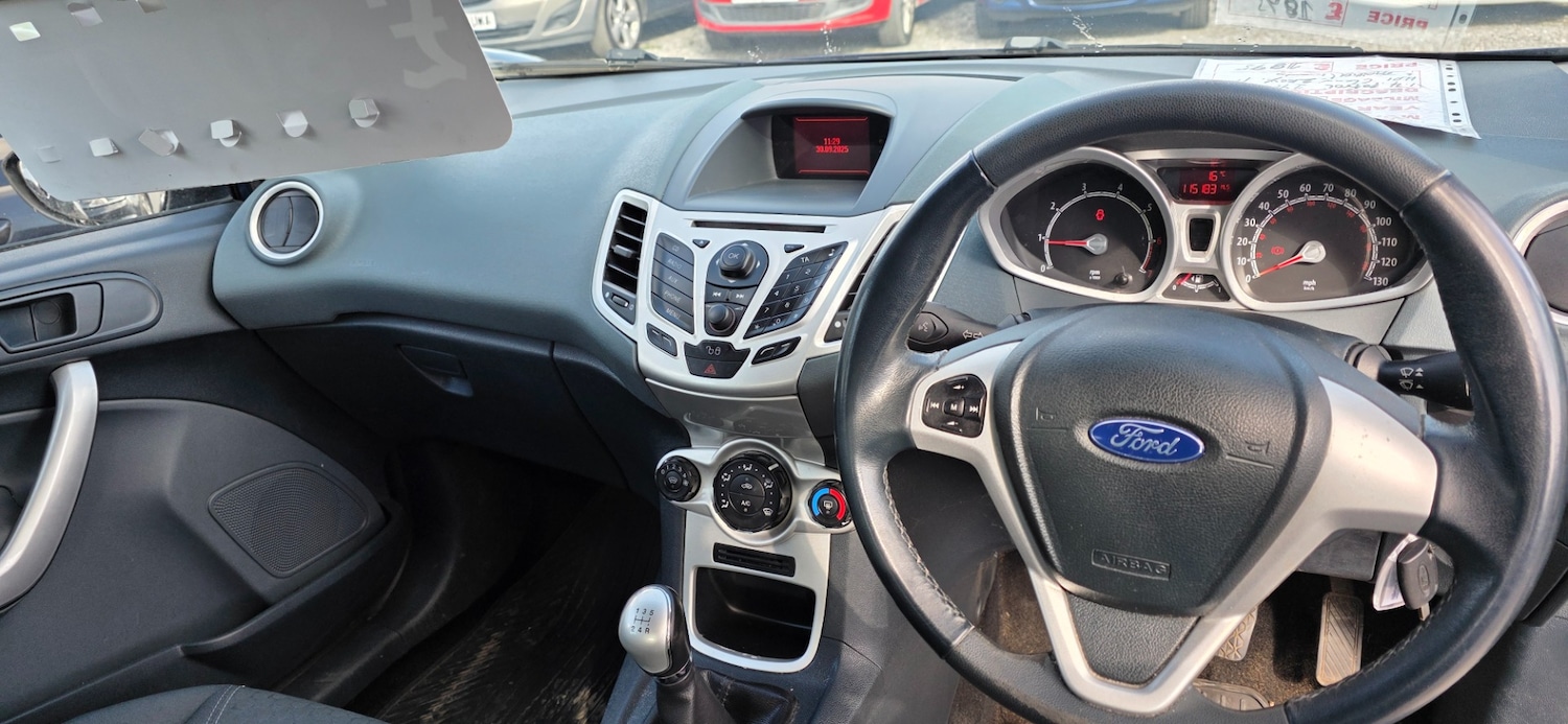 Used Ford Fiesta 2010 for sale - 76114071: Photo 10