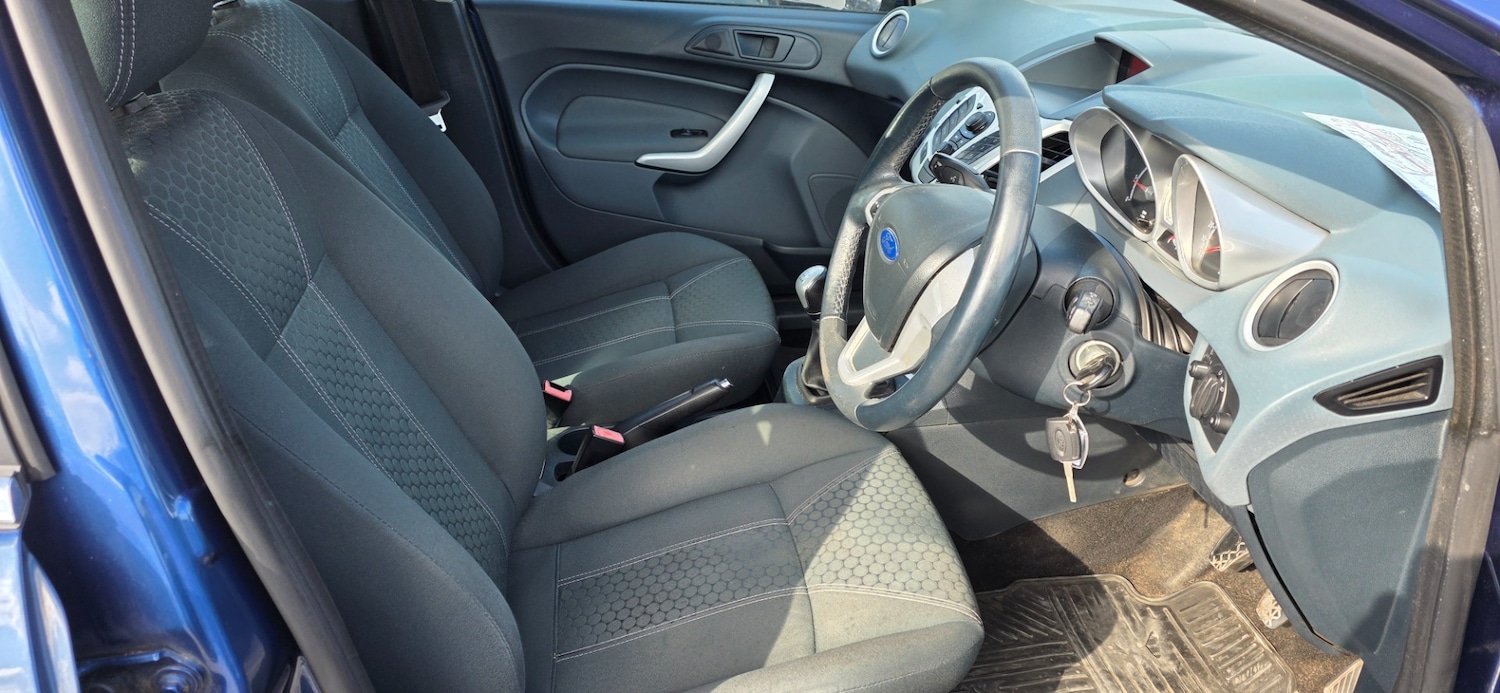 Used Ford Fiesta 2010 for sale - 76114071: Photo 11