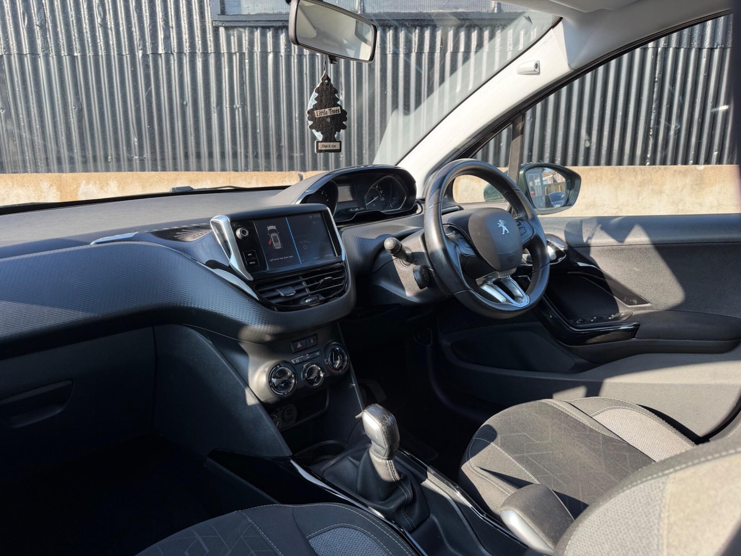 Used Peugeot 2008 for sale - 77970082: Photo 14