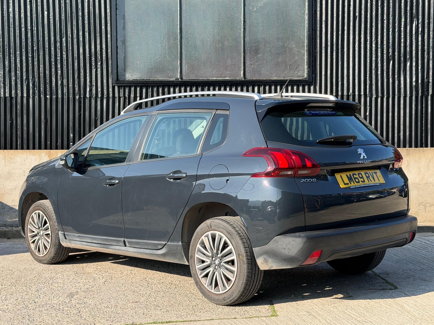 Used Peugeot 2008 for sale - 77970082: Photo 4