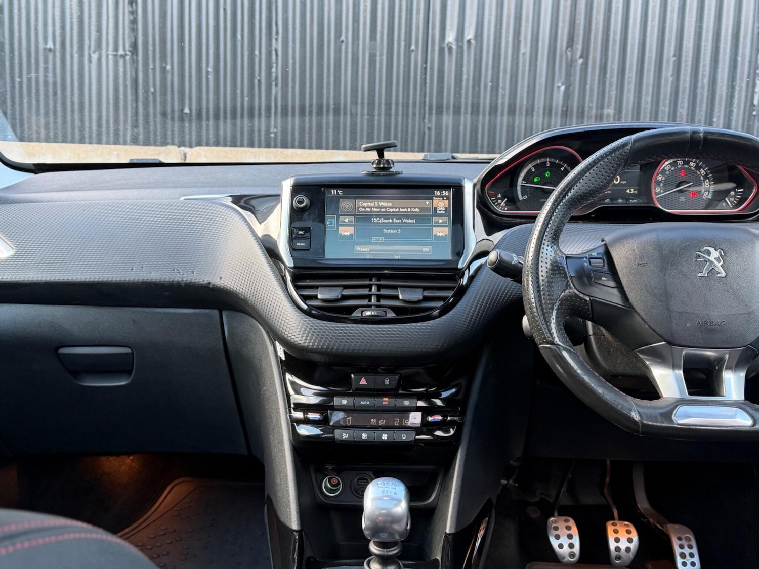 Used Peugeot 2008 2016 for sale - 78115639: Photo 14