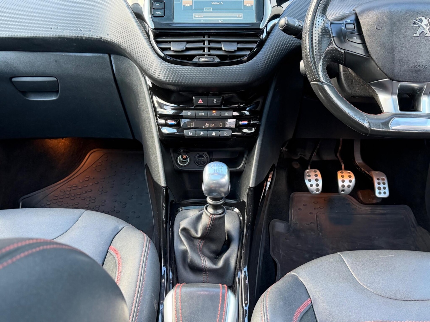 Used Peugeot 2008 2016 for sale - 78115639: Photo 15