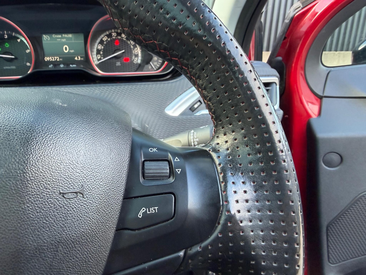 Used Peugeot 2008 2016 for sale - 78115639: Photo 28