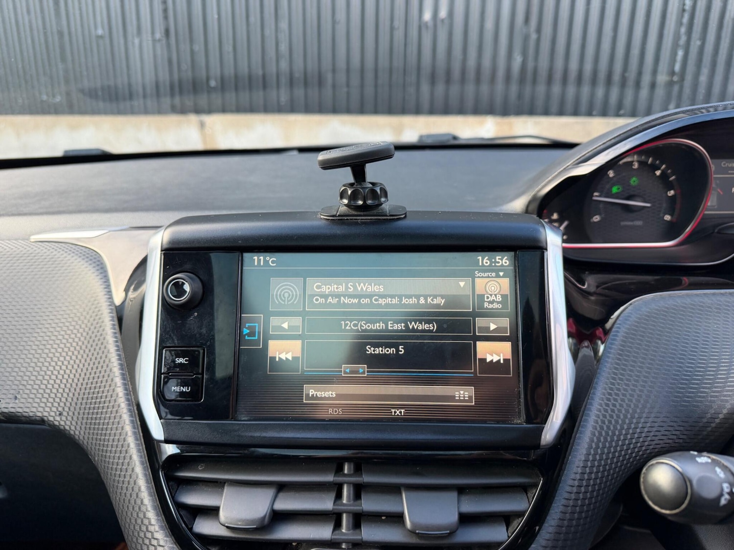 Used Peugeot 2008 2016 for sale - 78115639: Photo 37