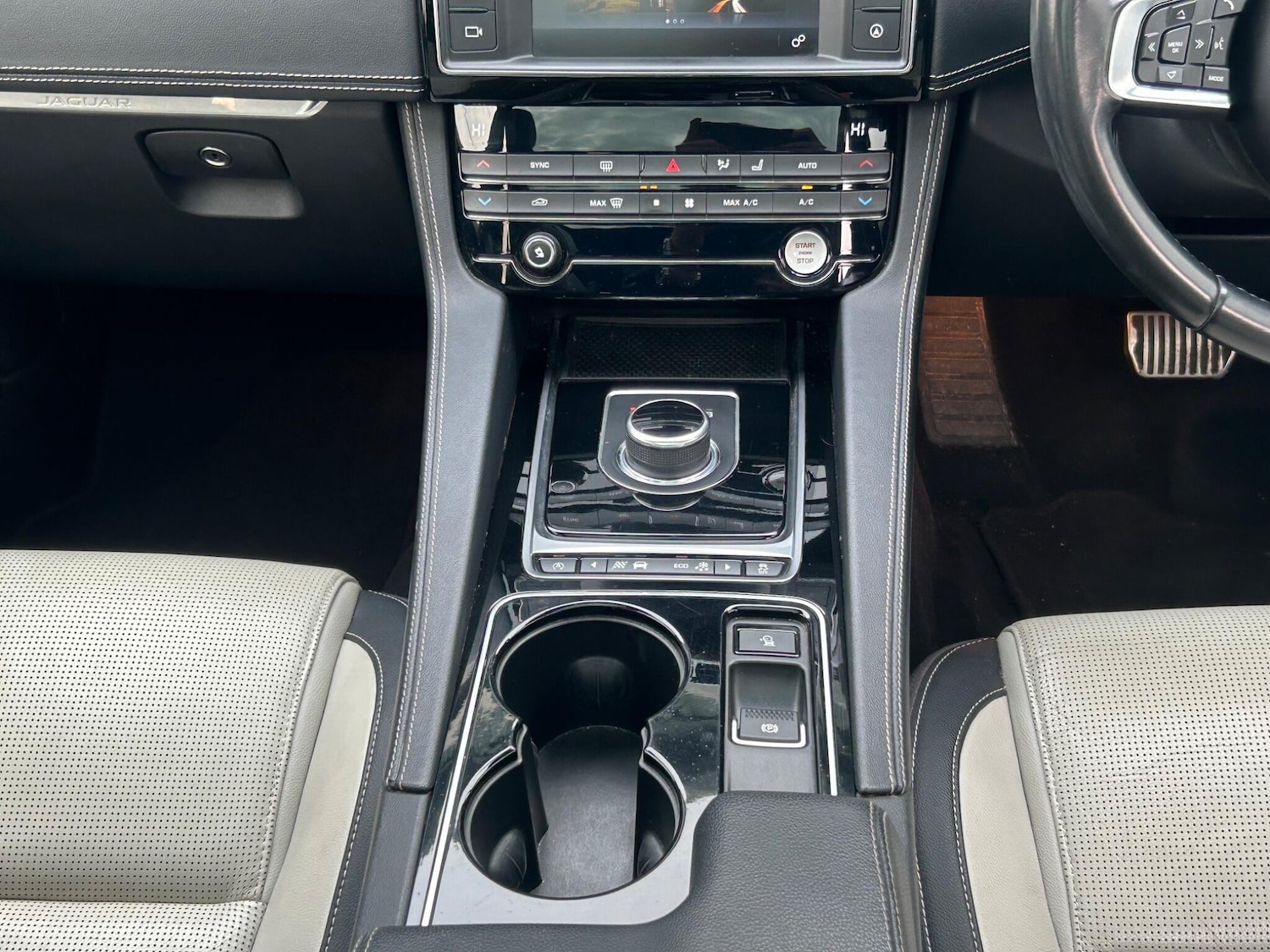 Used Jaguar F-Pace for sale - 77203180: Photo 24