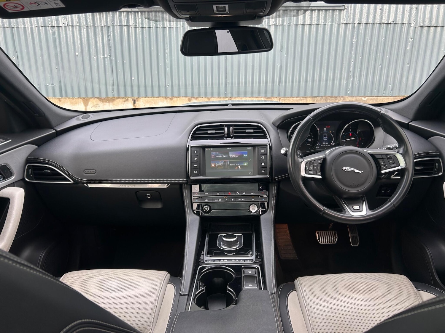 Used Jaguar F-Pace for sale - 77203180: Photo 25