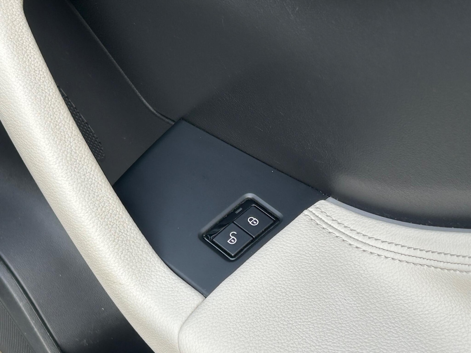 Used Jaguar F-Pace for sale - 77203180: Photo 35