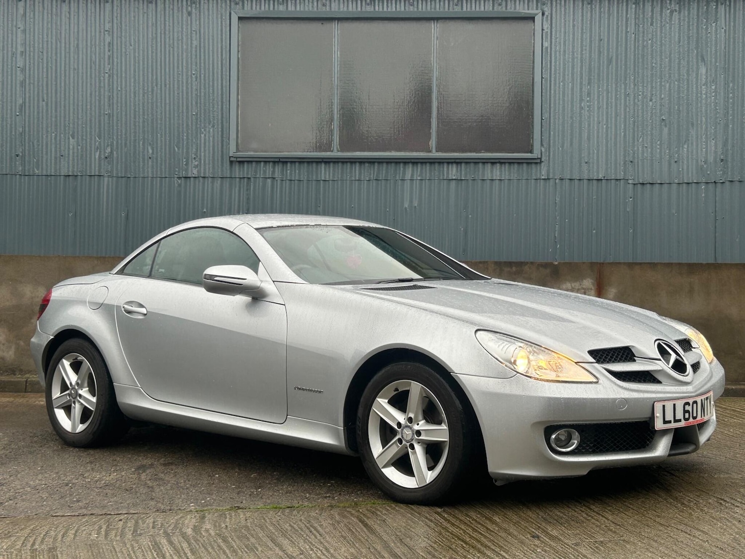 Used Mercedes-Benz SLK 2010 for sale - 77330478: Photo 1