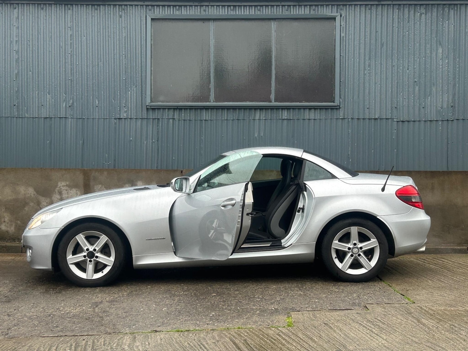 Used Mercedes-Benz SLK 2010 for sale - 77330478: Photo 11