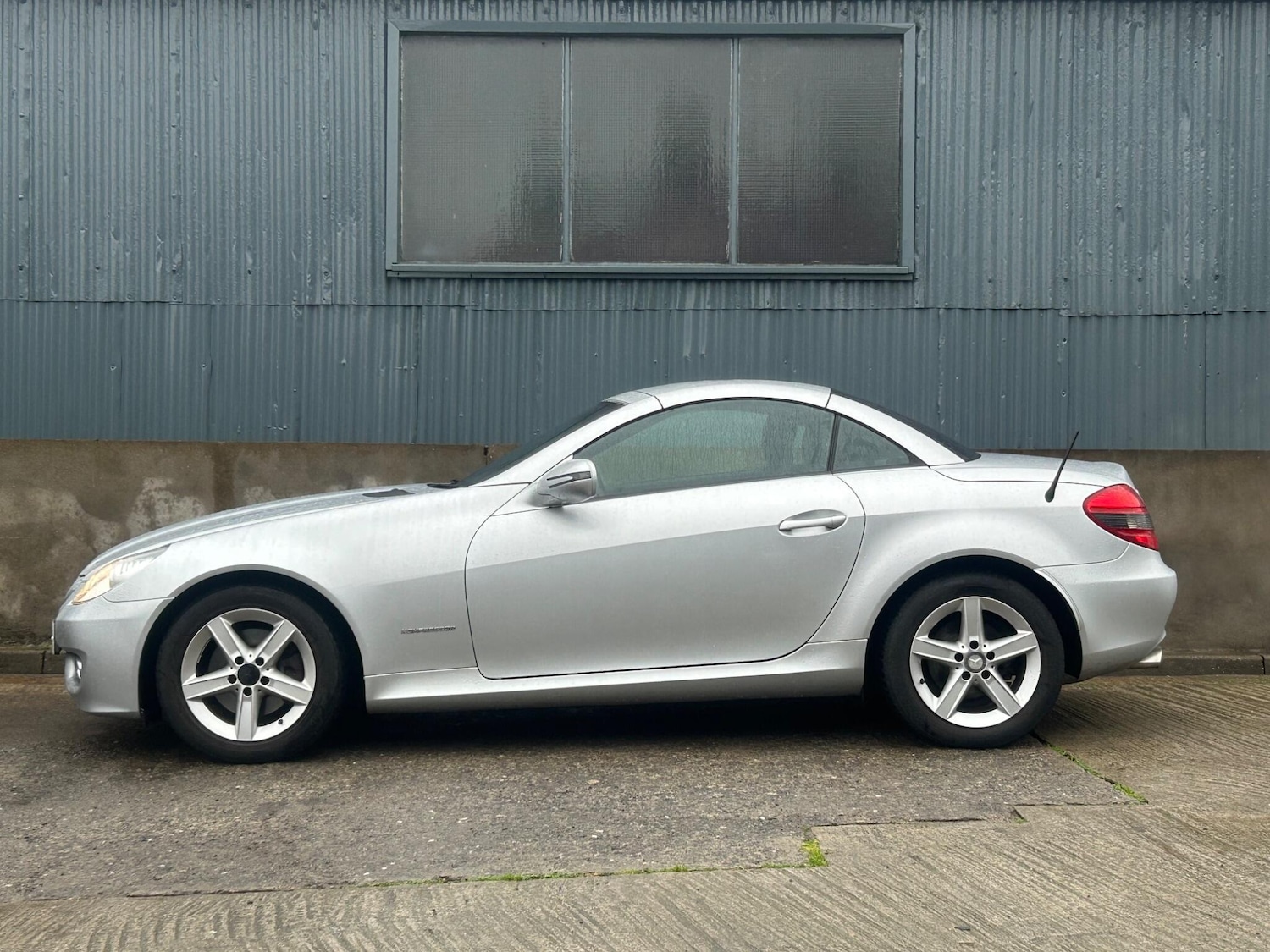 Used Mercedes-Benz SLK 2010 for sale - 77330478: Photo 12