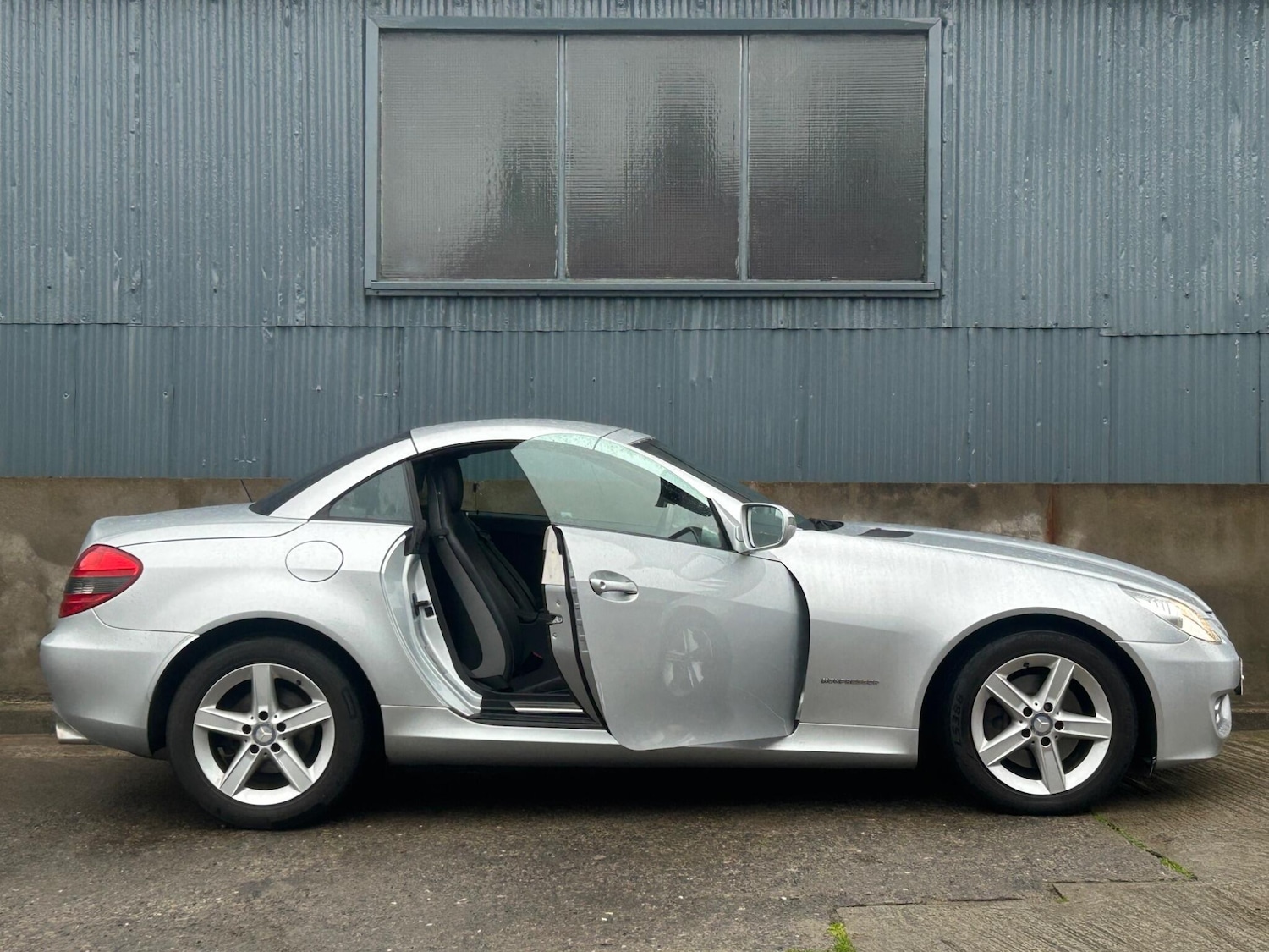 Used Mercedes-Benz SLK 2010 for sale - 77330478: Photo 15