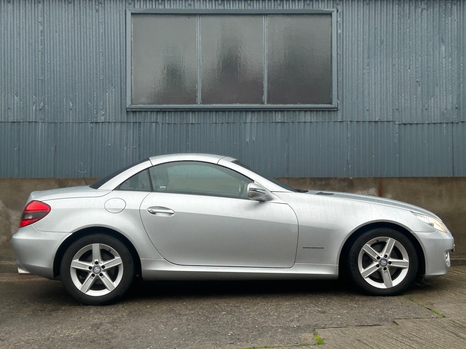Used Mercedes-Benz SLK 2010 for sale - 77330478: Photo 17
