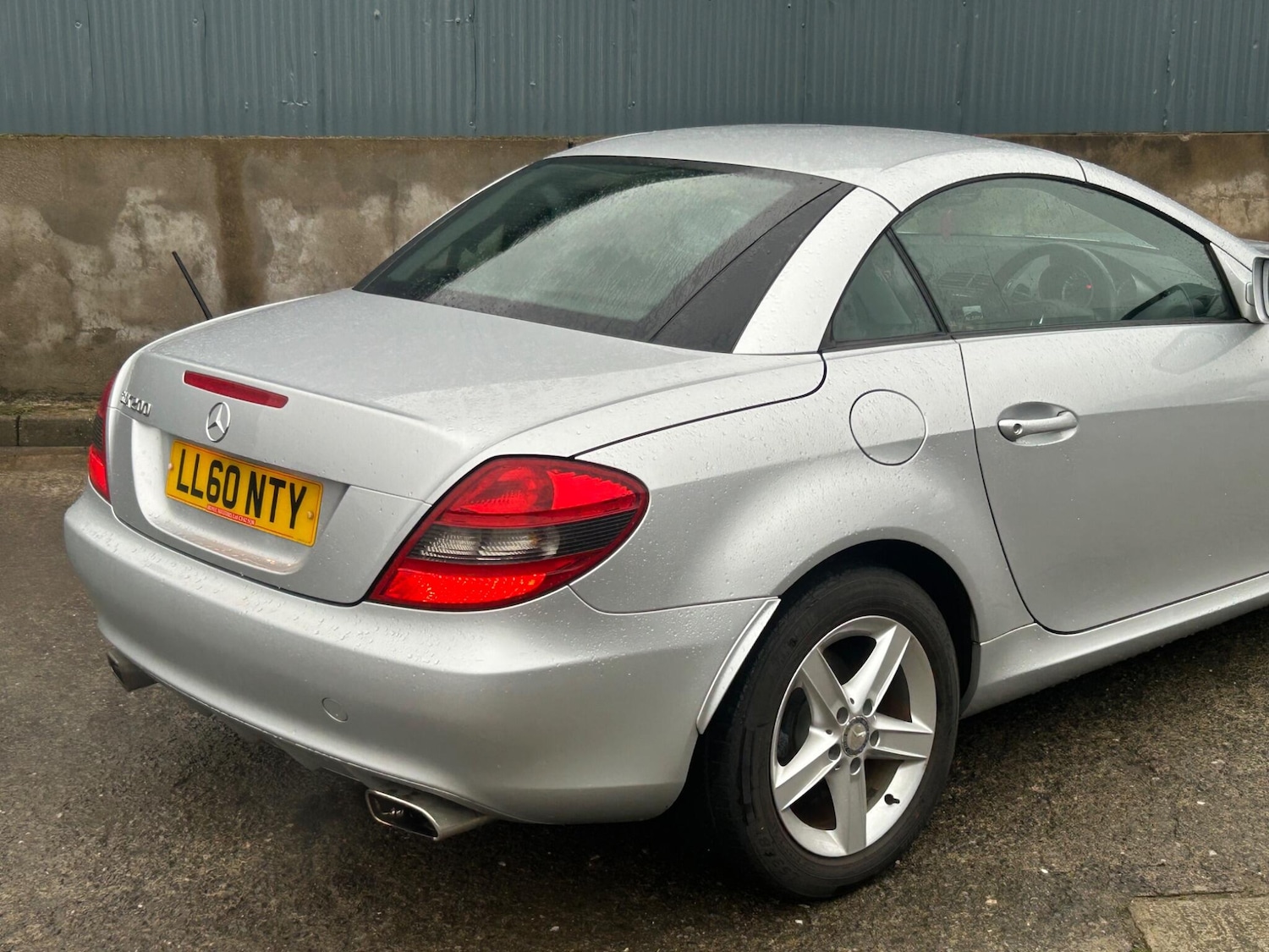 Used Mercedes-Benz SLK 2010 for sale - 77330478: Photo 18