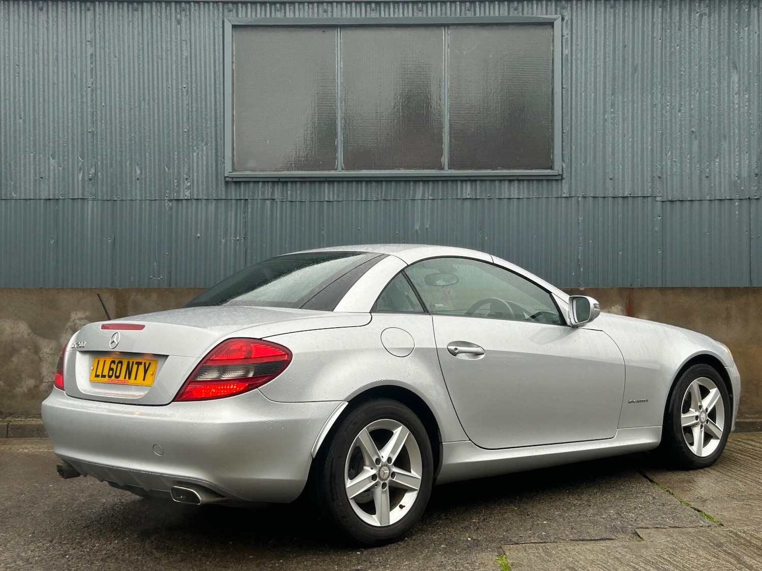 Used Mercedes-Benz SLK 2010 for sale - 77330478: Photo 19