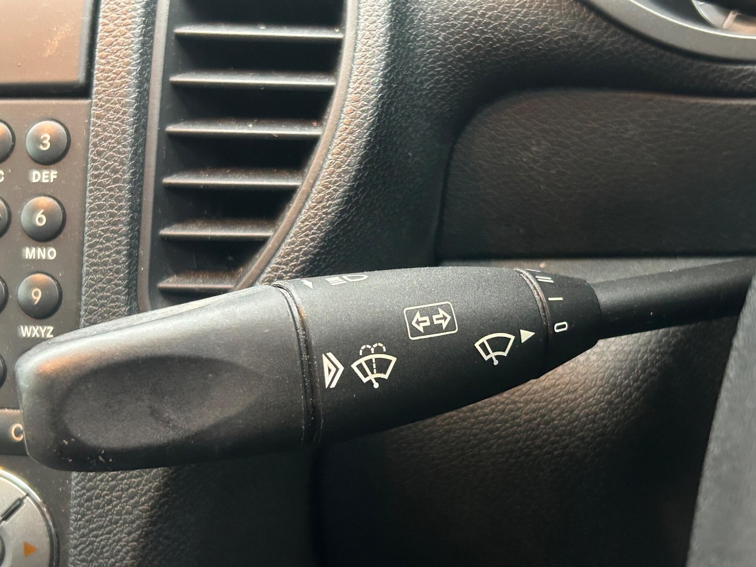 Used Mercedes-Benz SLK 2010 for sale - 77330478: Photo 31