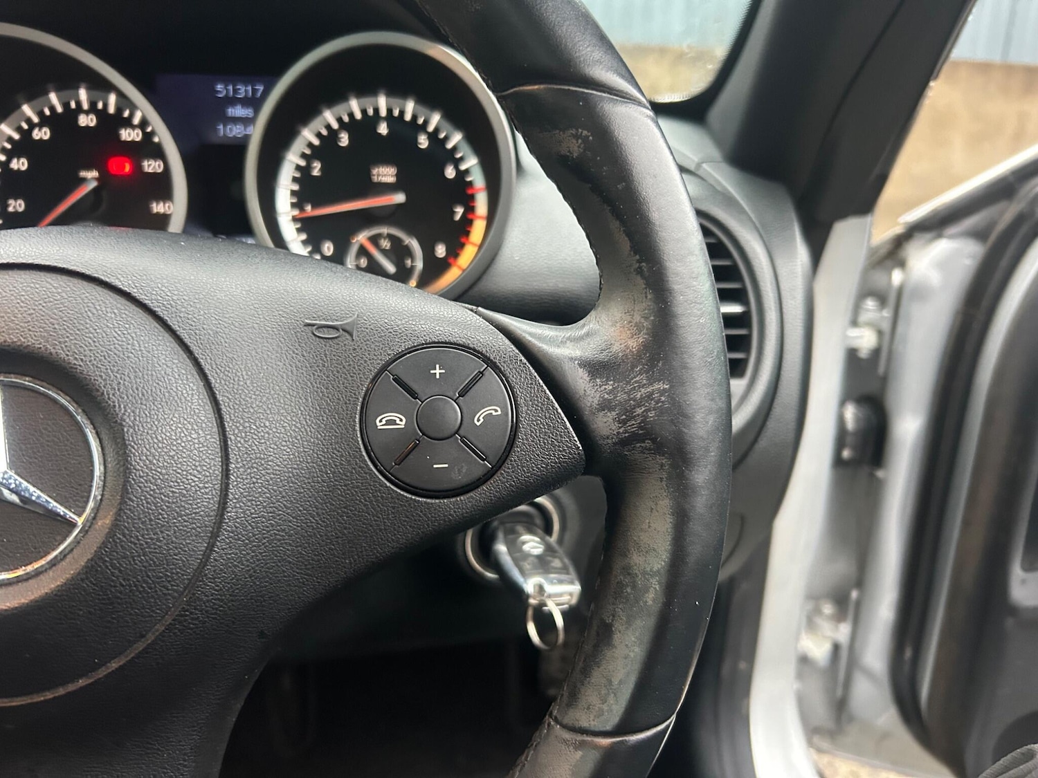 Used Mercedes-Benz SLK 2010 for sale - 77330478: Photo 34