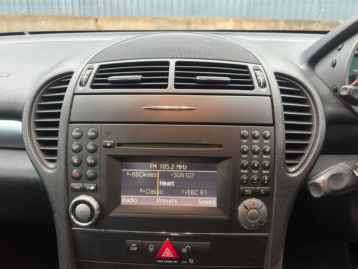 Used Mercedes-Benz SLK 2010 for sale - 77330478: Photo 38