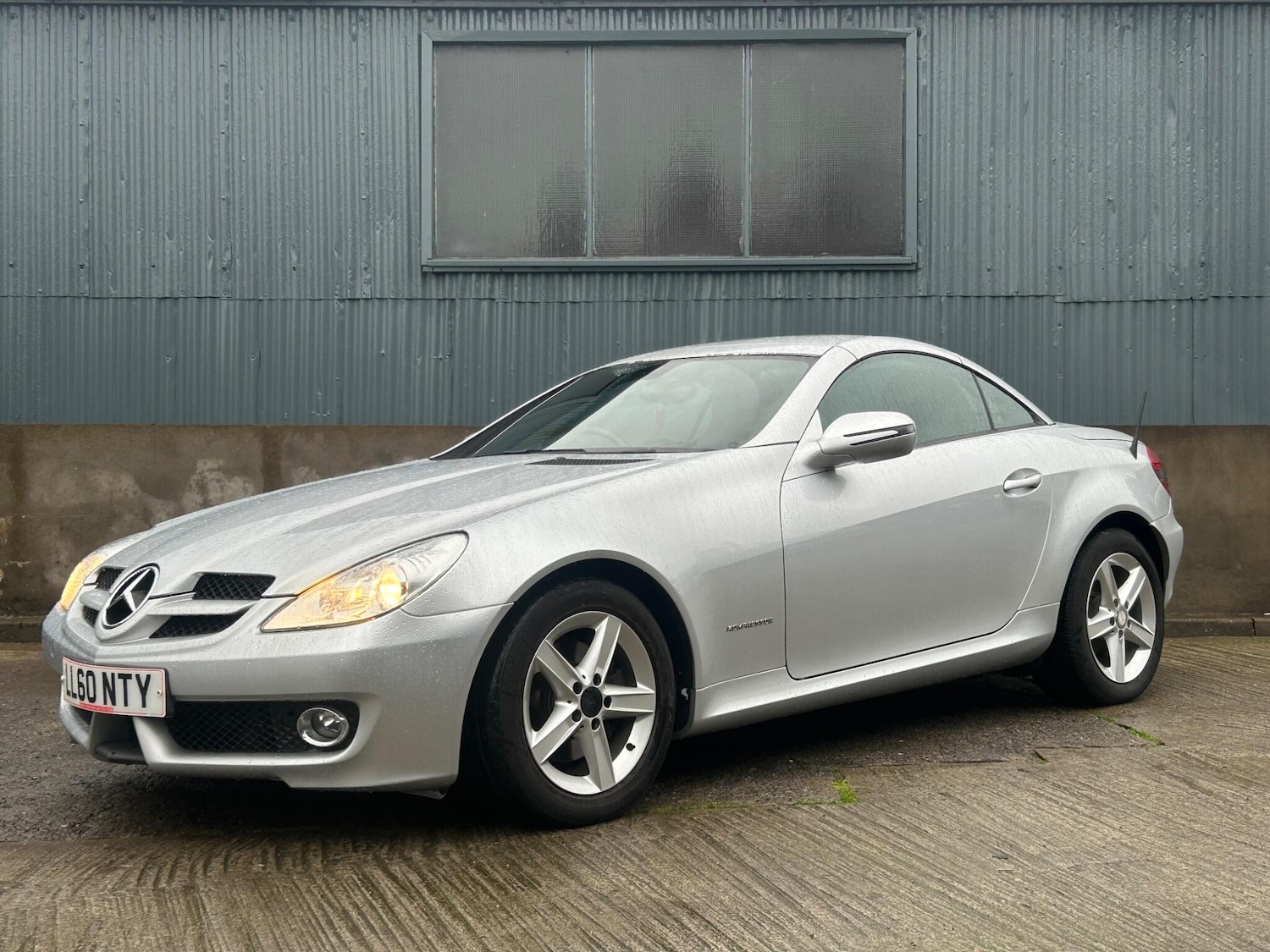 Used Mercedes-Benz SLK 2010 for sale - 77330478: Photo 6