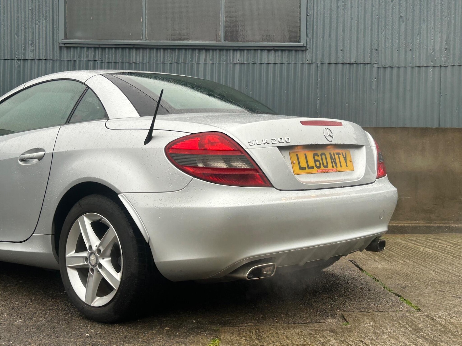 Used Mercedes-Benz SLK 2010 for sale - 77330478: Photo 9