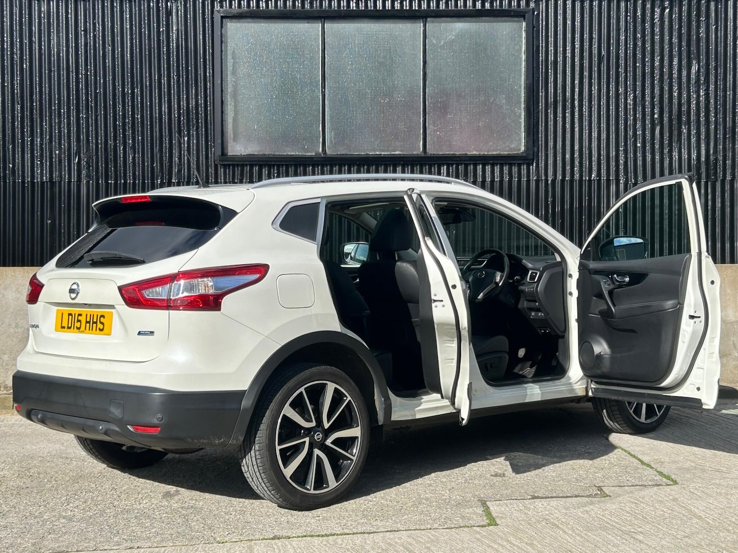 Used Nissan Qashqai 2015 for sale - 77852738: Photo 11