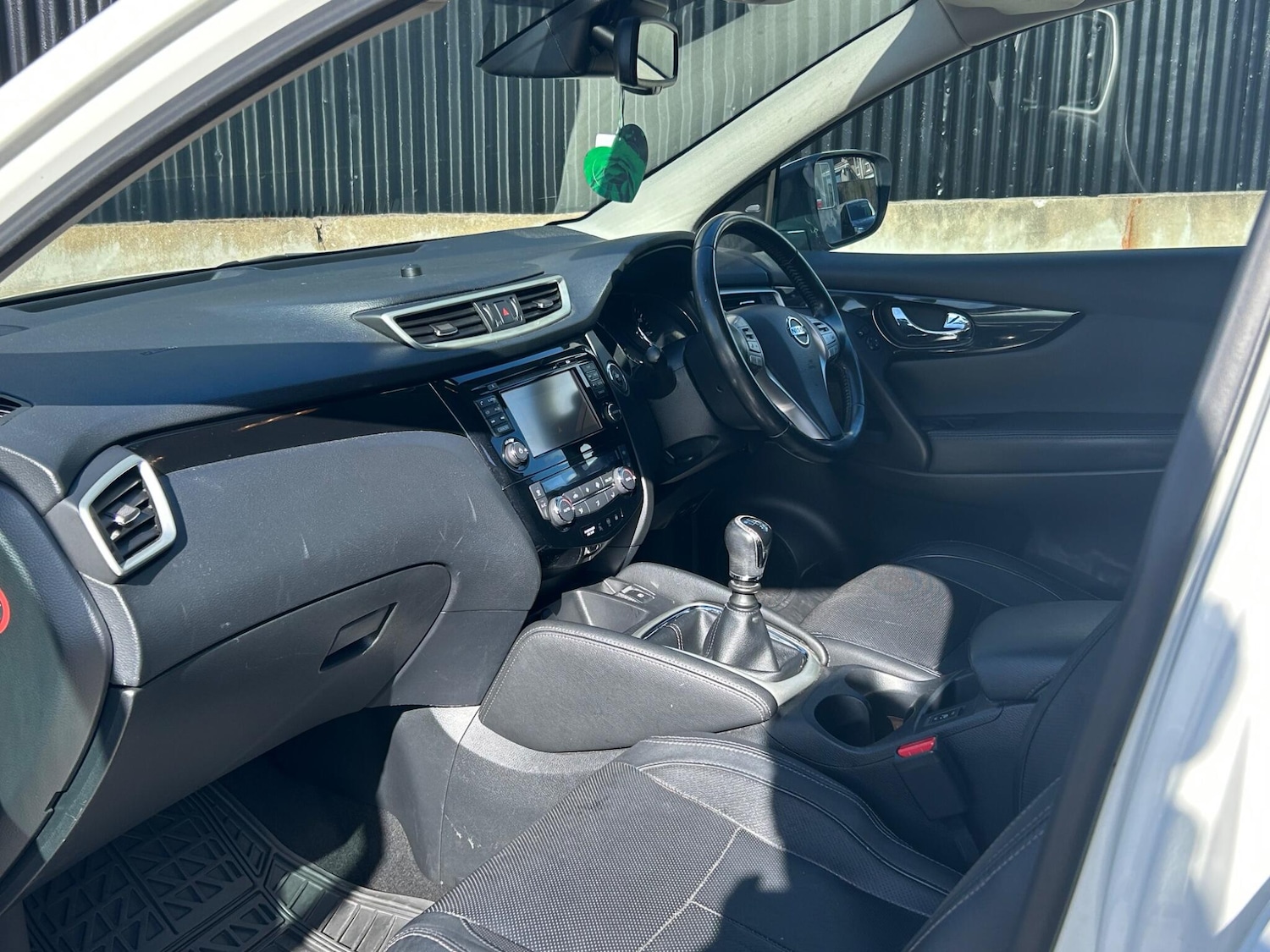 Used Nissan Qashqai 2015 for sale - 77852738: Photo 15