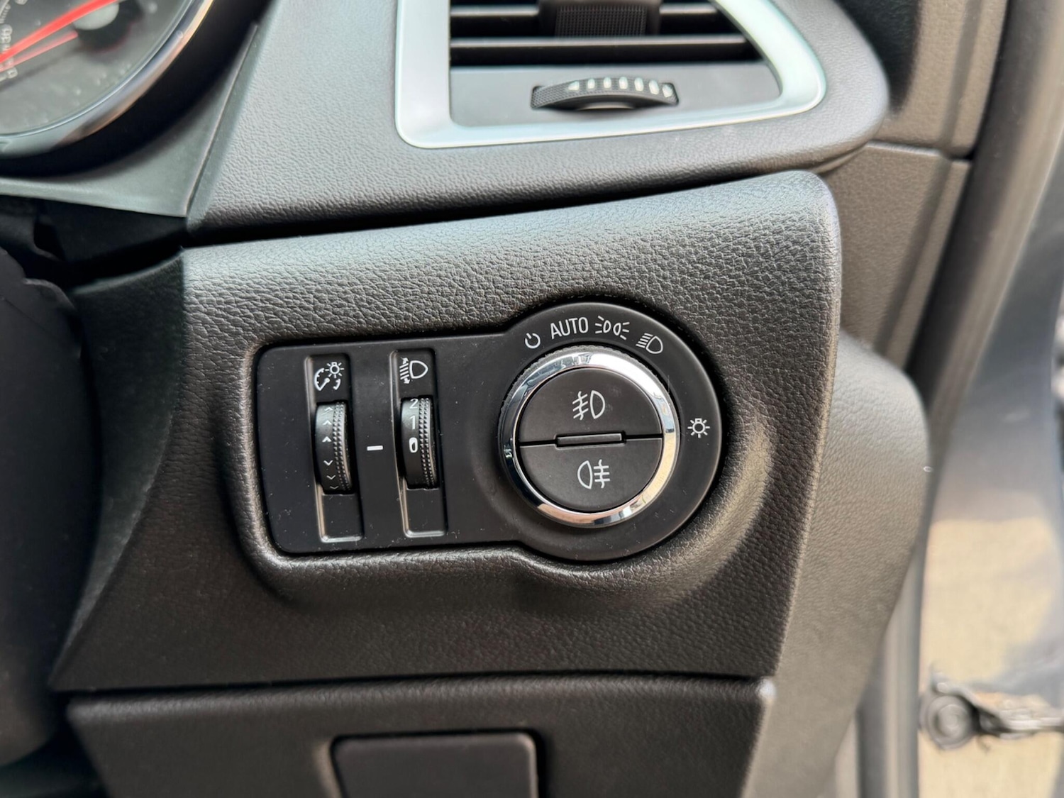 Used Vauxhall Astra GTC 2014 for sale - 77969788: Photo 27