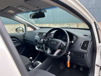 2015 (15) - 1.25 SR7 5dr