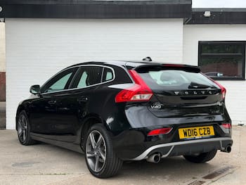 Used Volvo V40 2016 for sale - 79807341: Photo