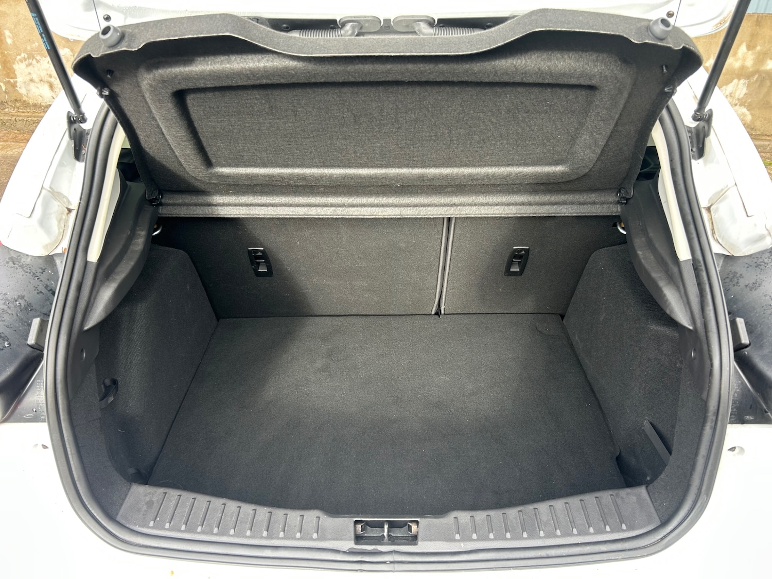 Used Ford Focus 2014 for sale - 76532212: Photo 13