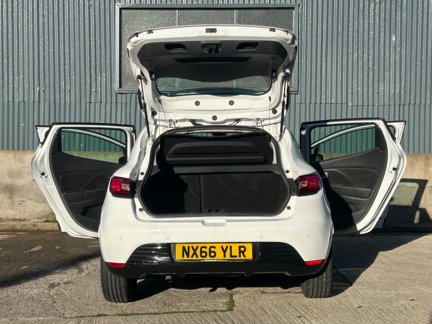 Used Renault Clio 2016 for sale - 76637556: Photo 10