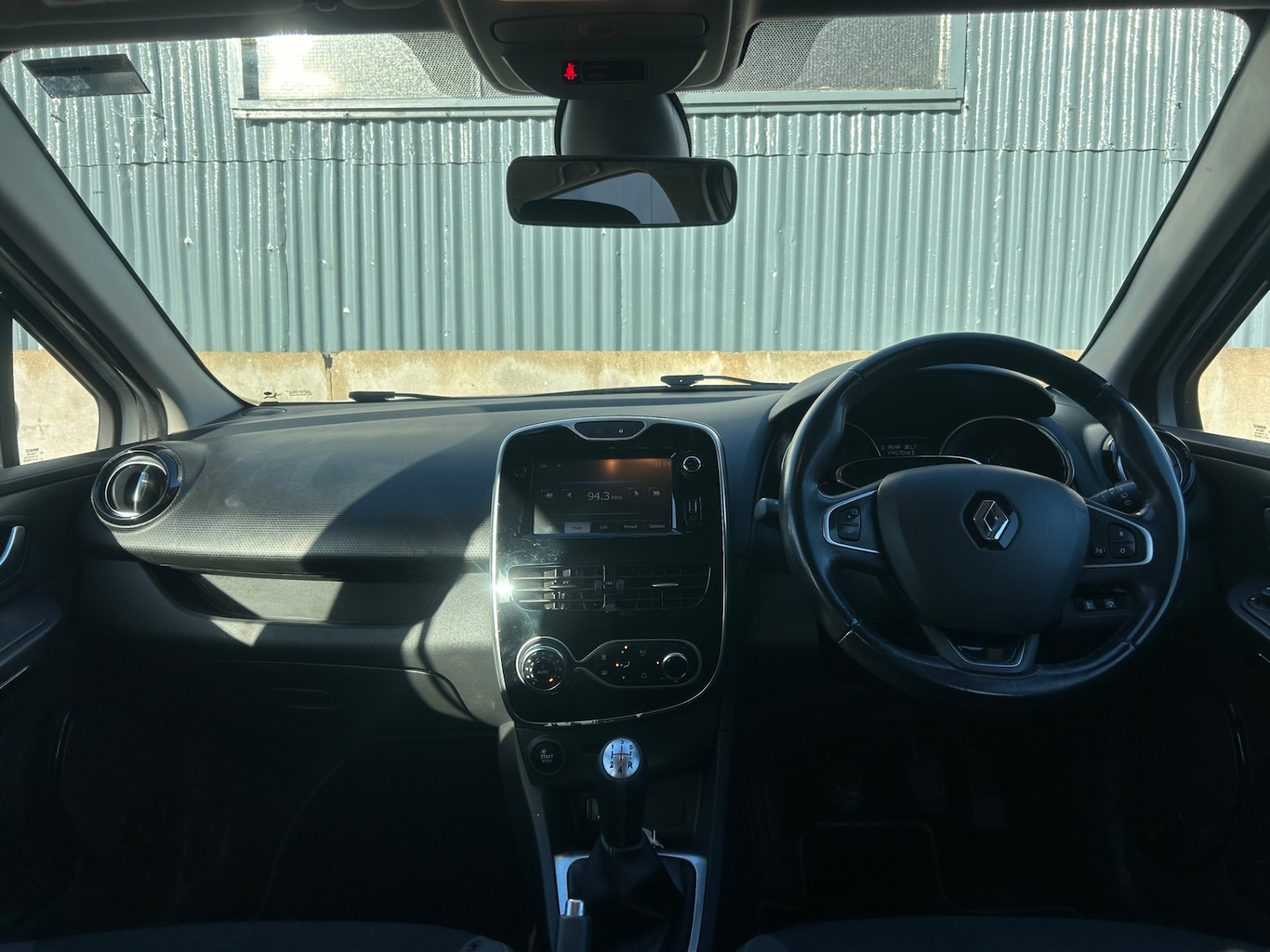 Used Renault Clio 2016 for sale - 76637556: Photo 11