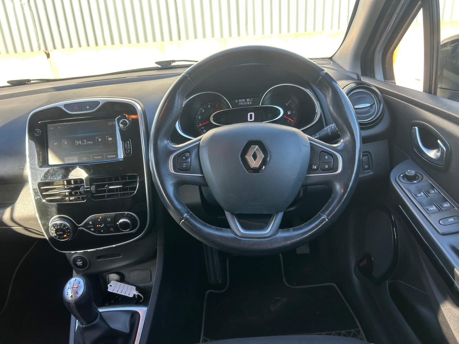 Used Renault Clio 2016 for sale - 76637556: Photo 12