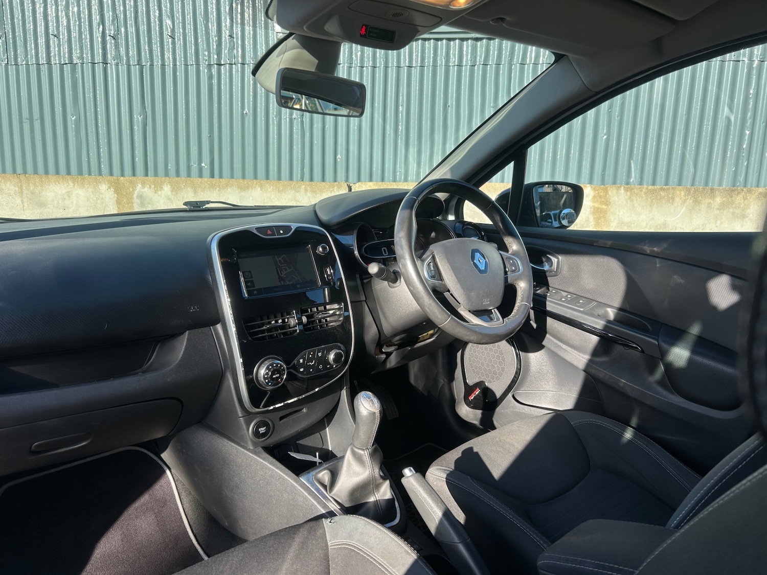 Used Renault Clio 2016 for sale - 76637556: Photo 31