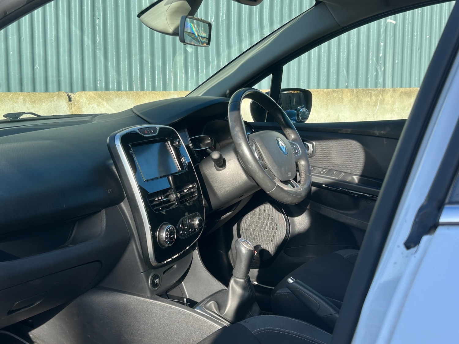 Used Renault Clio 2016 for sale - 76637556: Photo 32