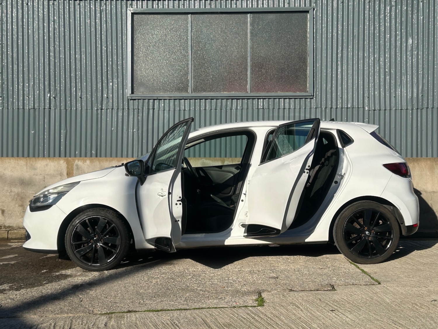 Used Renault Clio 2016 for sale - 76637556: Photo 34