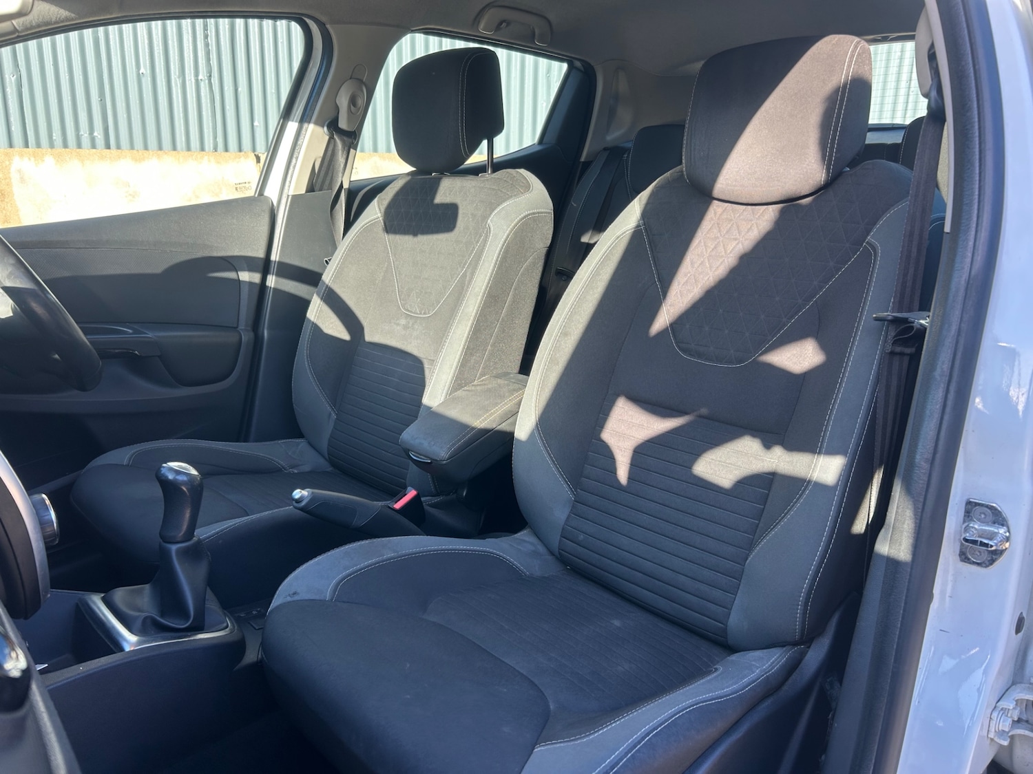 Used Renault Clio 2016 for sale - 76637556: Photo 37