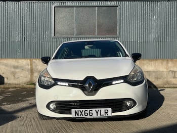 Used Renault Clio 2016 for sale - 76637556: Photo