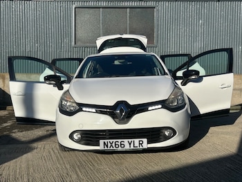 Used Renault Clio 2016 for sale - 76637556: Photo
