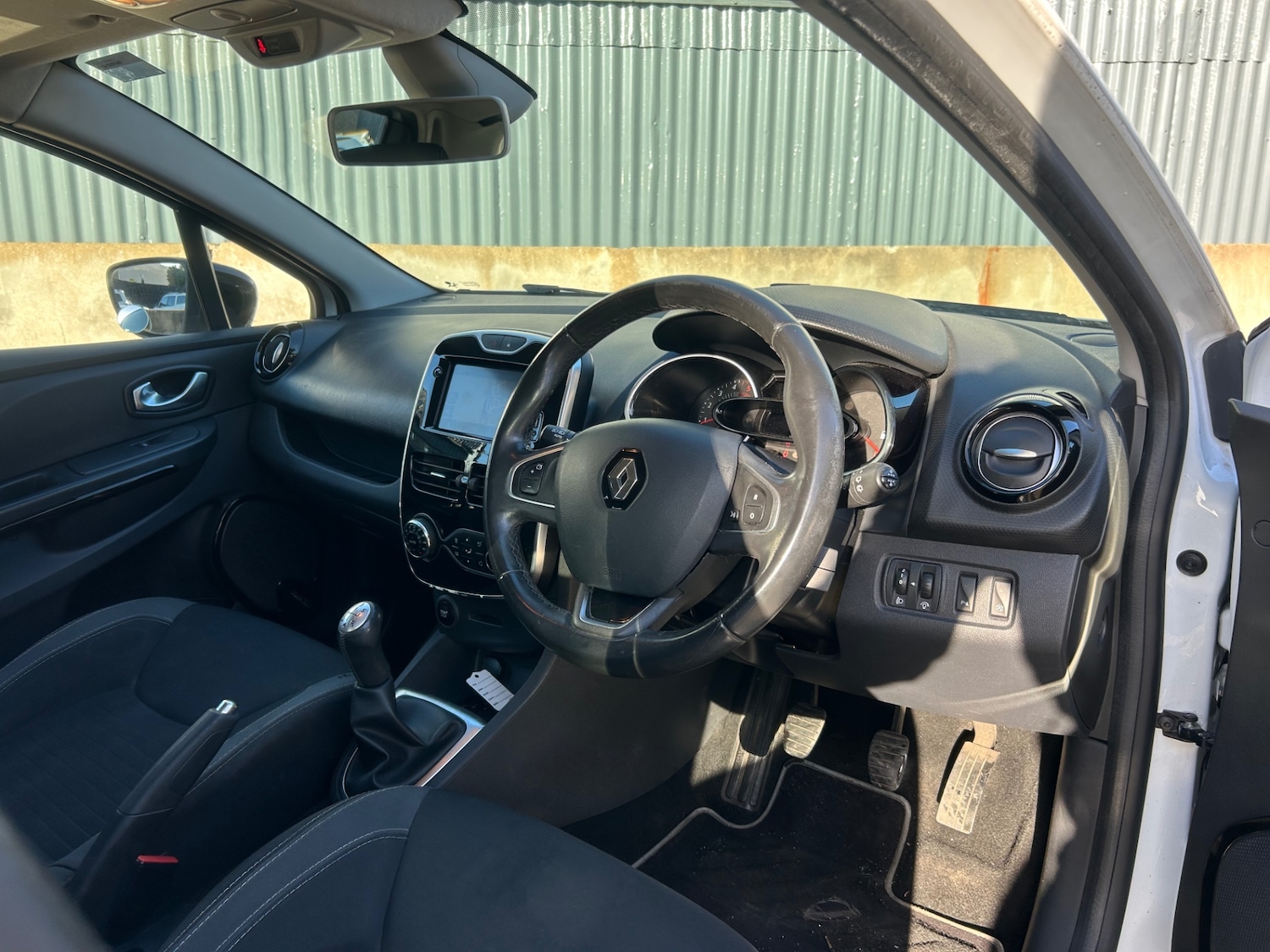 Used Renault Clio 2016 for sale - 76637556: Photo 50