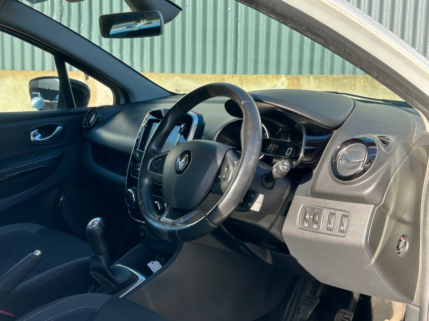 Used Renault Clio 2016 for sale - 76637556: Photo 51