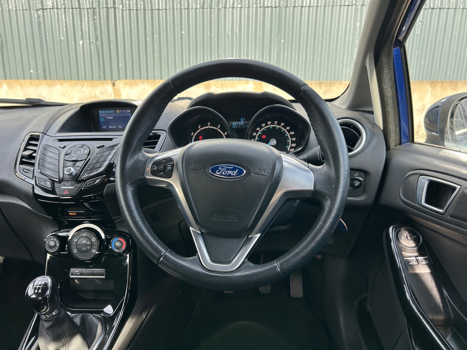 Used Ford Fiesta 2015 for sale - 76576976: Photo 12