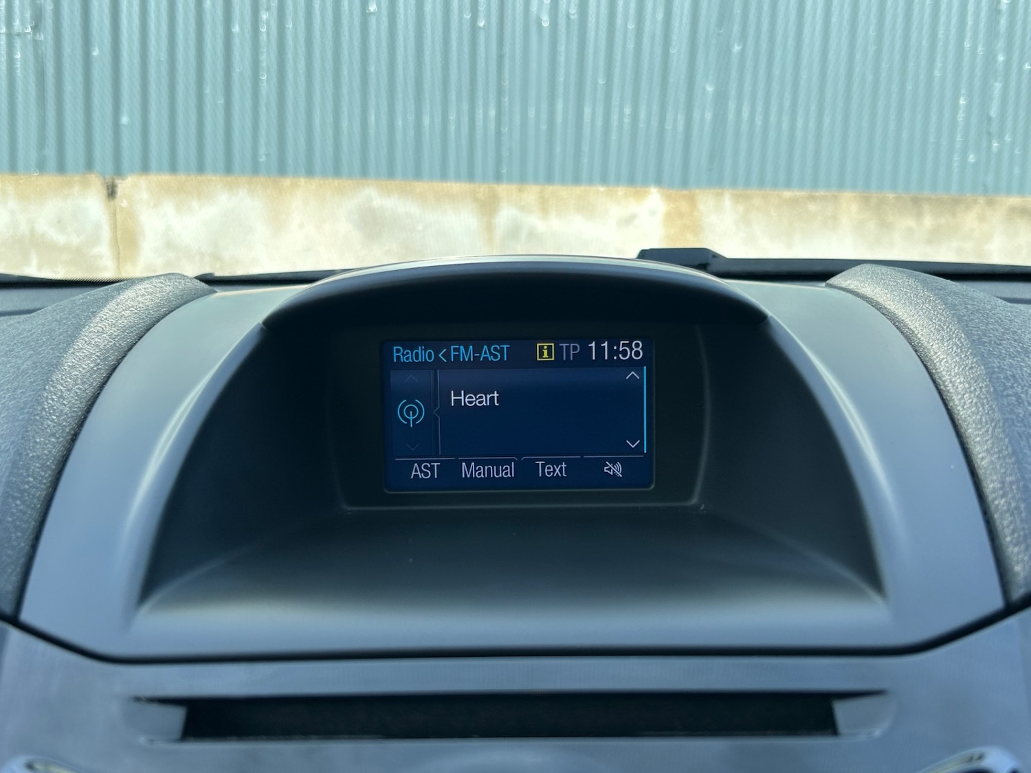 Used Ford Fiesta 2015 for sale - 76576976: Photo 14