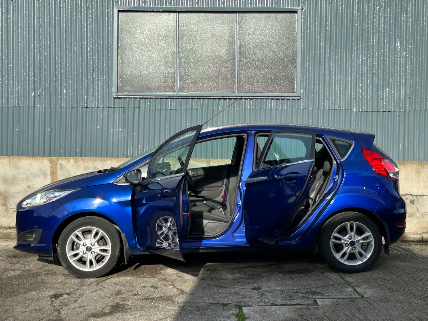 Used Ford Fiesta 2015 for sale - 76576976: Photo 34