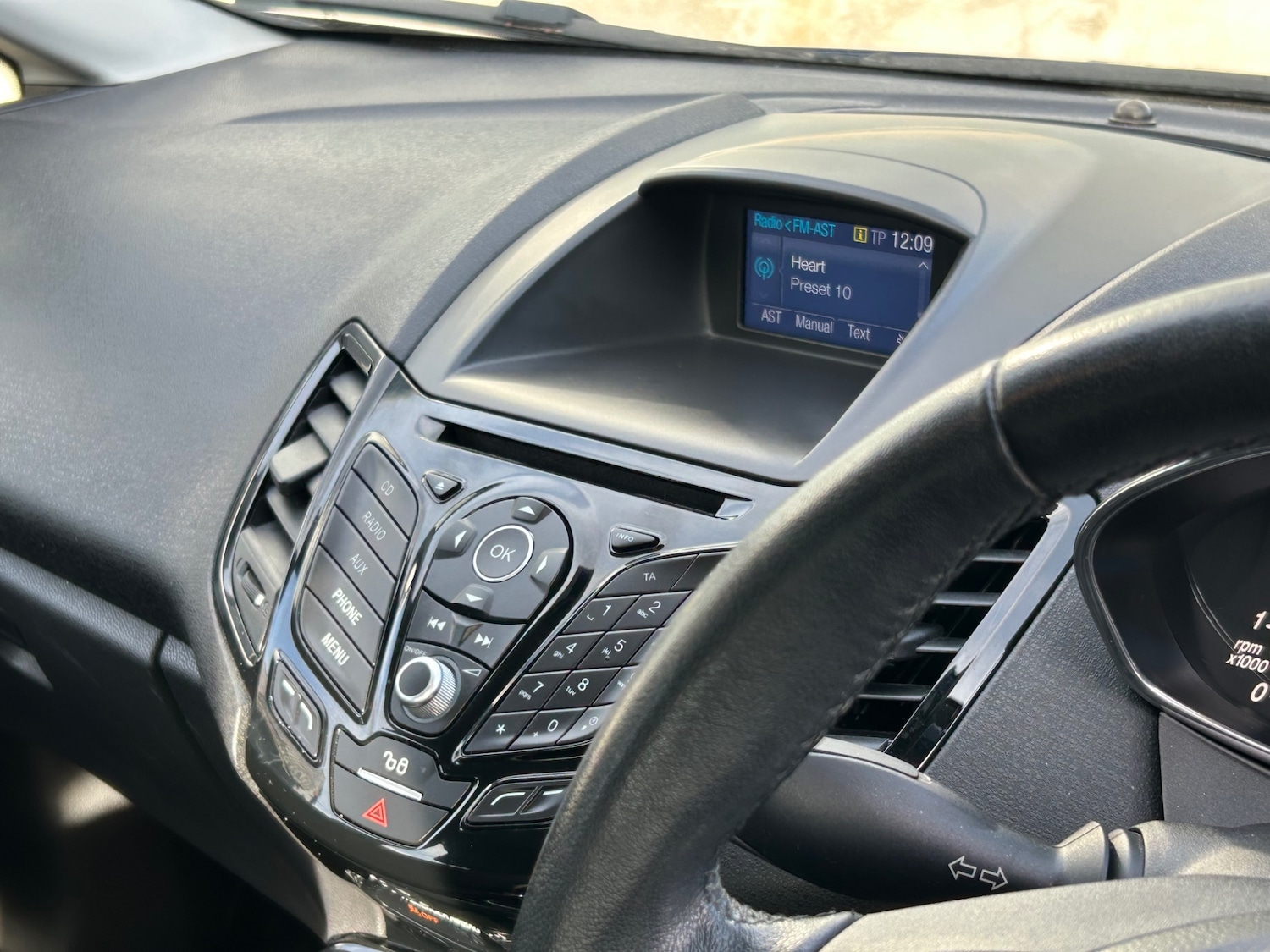 Used Ford Fiesta 2015 for sale - 76576976: Photo 51