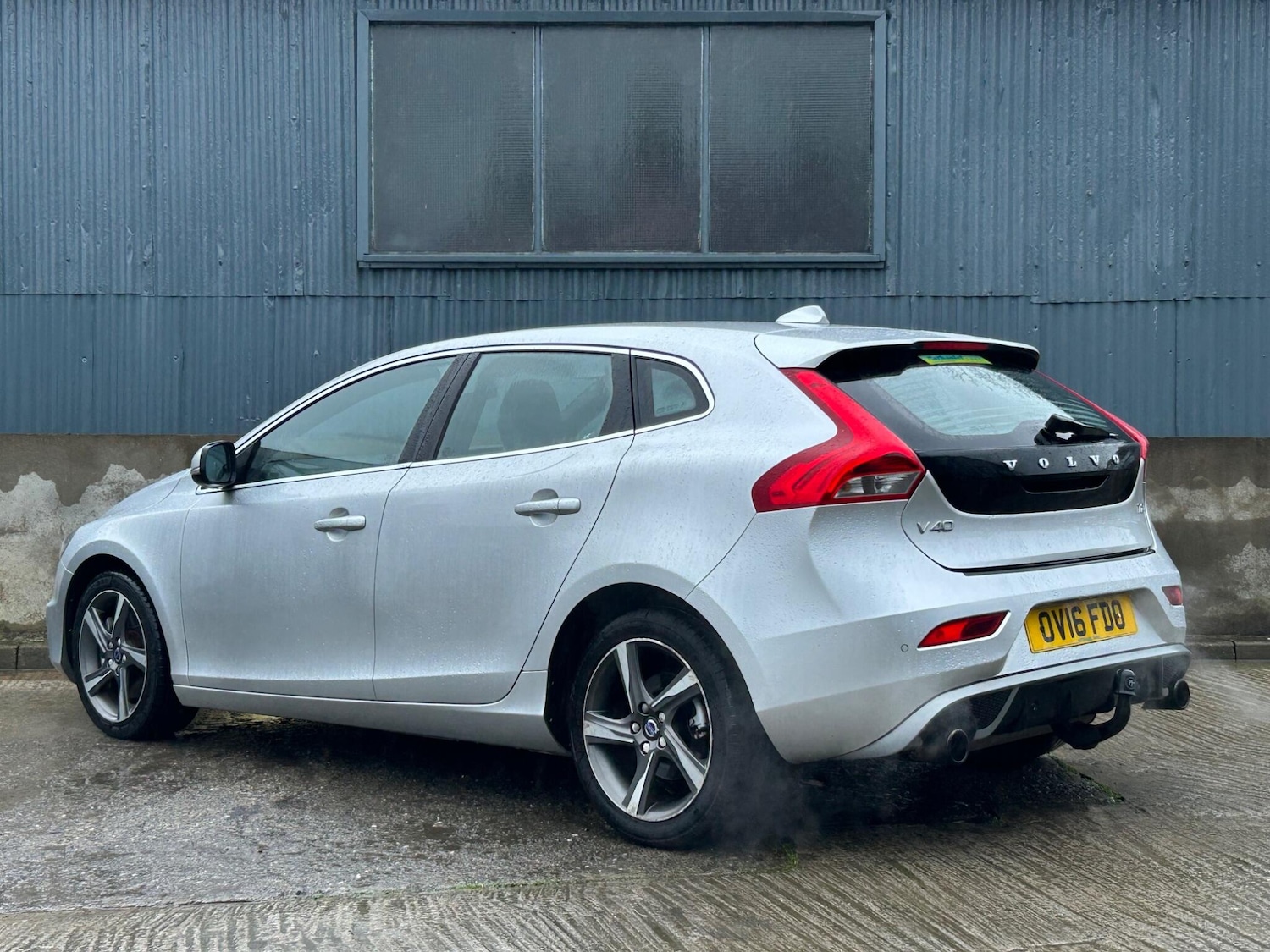 Used Volvo V40 2016 for sale - 77549640: Photo 10
