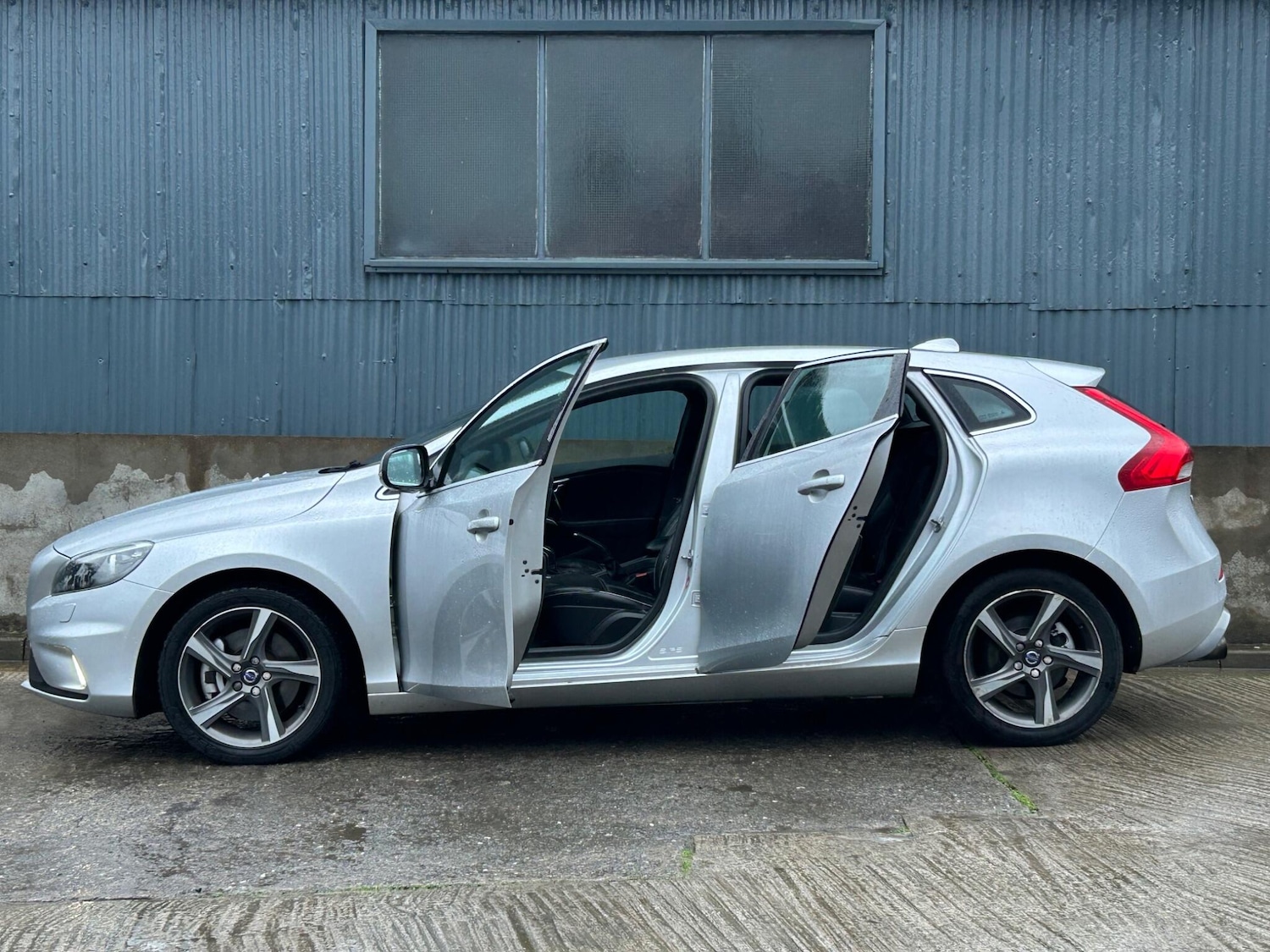 Used Volvo V40 2016 for sale - 77549640: Photo 11