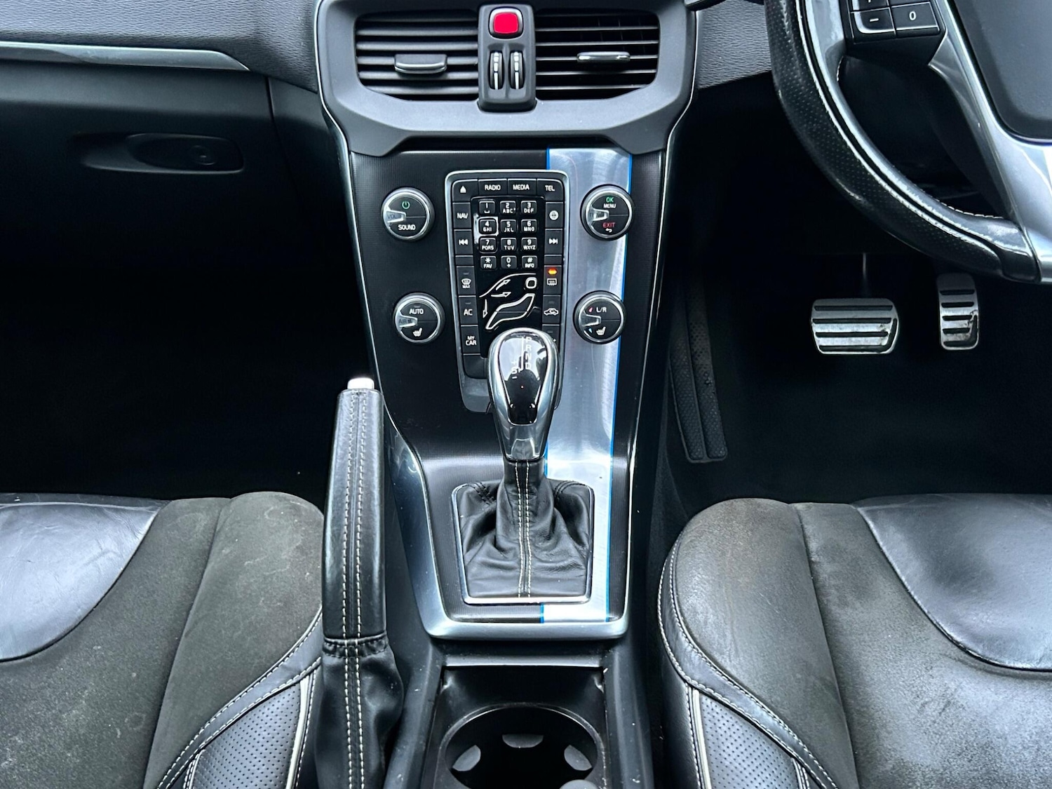 Used Volvo V40 2016 for sale - 77549640: Photo 25